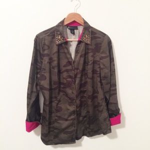 Lane Bryant Women’s Camo Button UpTop Size 16